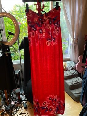 ☀️ SUMMER CLEARANCE 💍 Red Strapless Floral Maxi Dress with Navy & Cream Accents